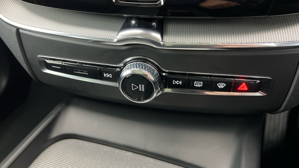 Used Volvo XC60 2023 for sale - 76826775: Photo 50