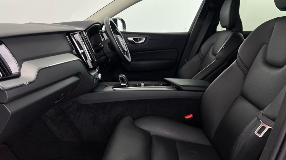 Used Volvo XC60 2023 for sale - 76826775: Photo 61