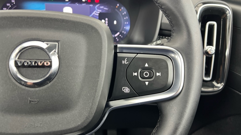 Used Volvo XC40 2025 for sale - 76971281: Photo 22