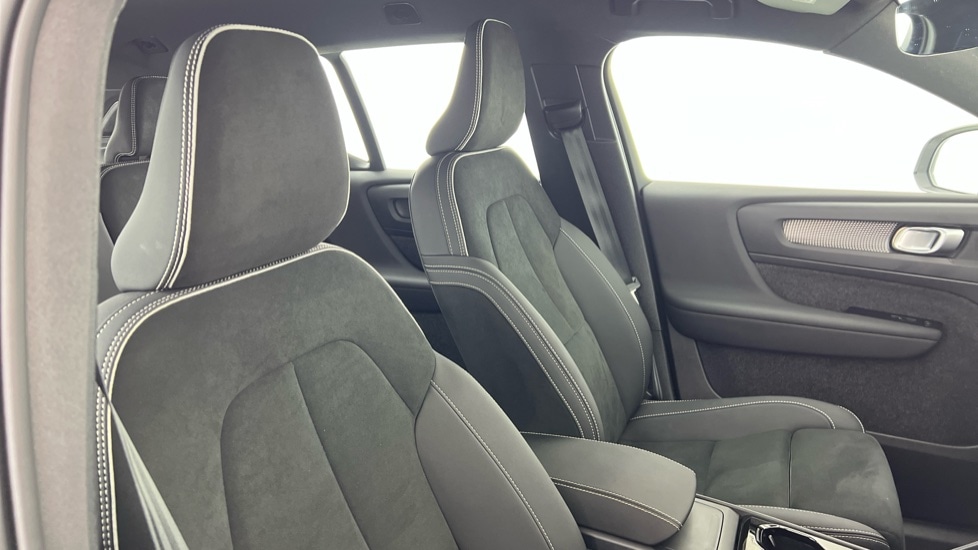 Used Volvo XC40 2025 for sale - 76971281: Photo 31