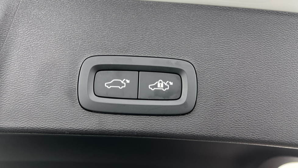 Used Volvo XC40 2025 for sale - 76971281: Photo 35