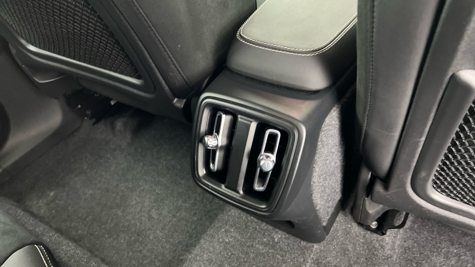 Used Volvo XC40 2025 for sale - 76971281: Photo 39