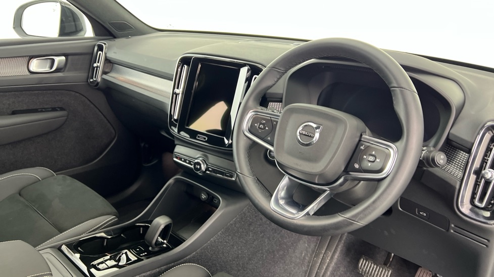 Used Volvo XC40 2025 for sale - 76971281: Photo 4