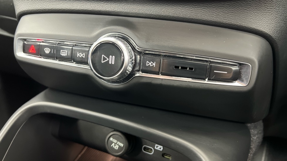 Used Volvo XC40 2025 for sale - 76971281: Photo 48