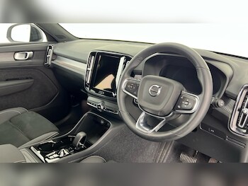 Used Volvo XC40 2025 for sale - 76971281: Photo