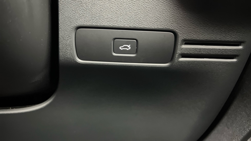 Used Volvo XC40 2025 for sale - 76971281: Photo 52