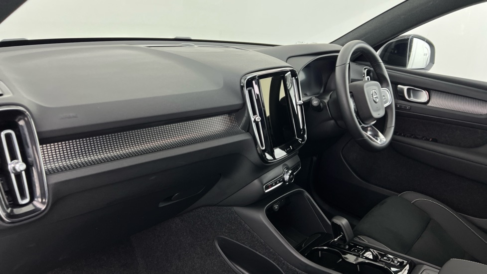 Used Volvo XC40 2025 for sale - 76971281: Photo 57