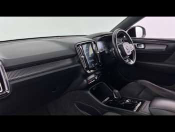Used Volvo XC40 2018 for sale - 74897647: Photo