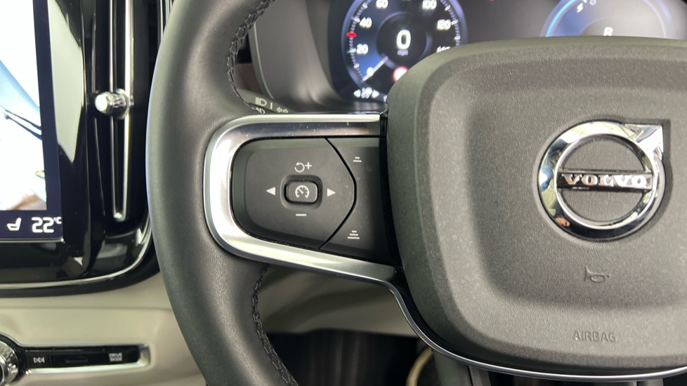 Used Volvo XC40 2022 for sale - 77060619: Photo 21