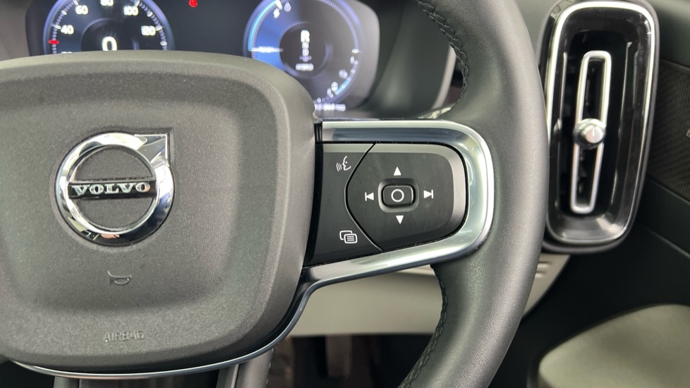 Used Volvo XC40 2022 for sale - 77060619: Photo 22