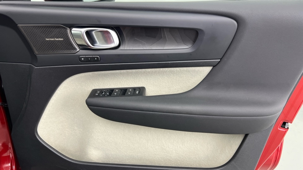 Used Volvo XC40 2022 for sale - 77060619: Photo 29