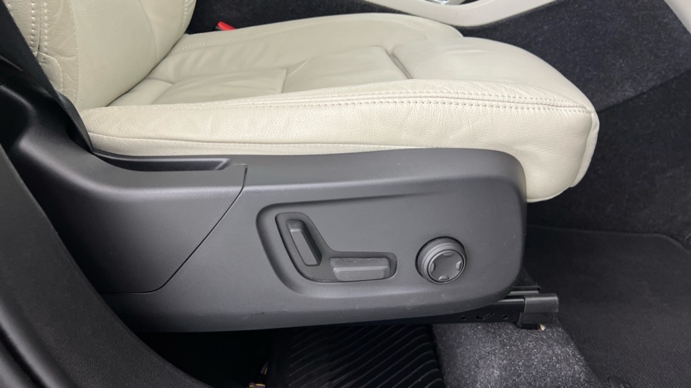 Used Volvo XC40 2022 for sale - 77060619: Photo 30