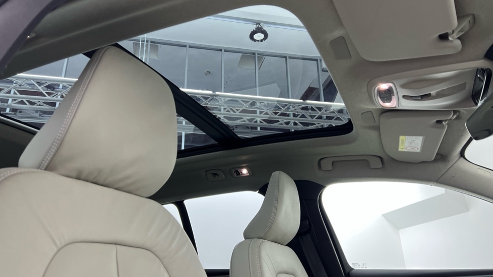 Used Volvo XC40 2022 for sale - 77060619: Photo 31