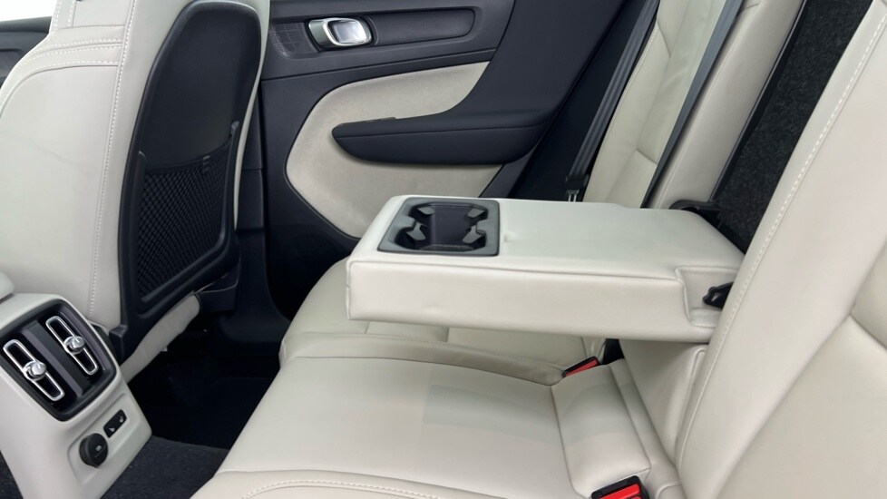 Used Volvo XC40 2022 for sale - 77060619: Photo 34