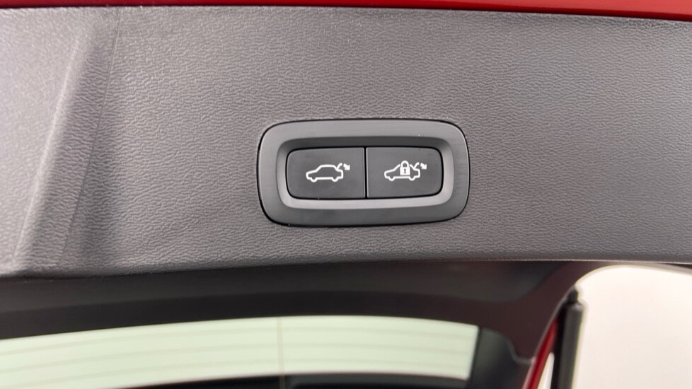 Used Volvo XC40 2022 for sale - 77060619: Photo 35