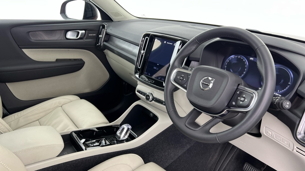 Used Volvo XC40 2022 for sale - 77060619: Photo 4