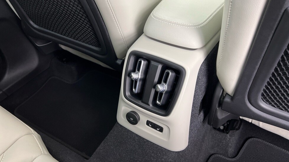 Used Volvo XC40 2022 for sale - 77060619: Photo 40