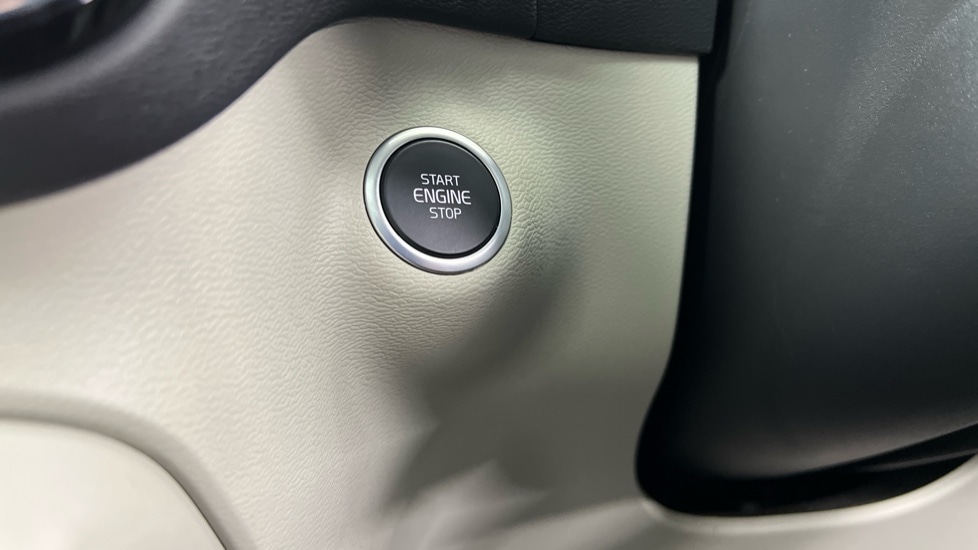 Used Volvo XC40 2022 for sale - 77060619: Photo 47