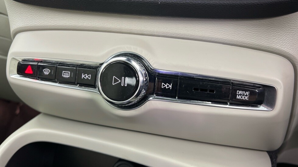 Used Volvo XC40 2022 for sale - 77060619: Photo 48