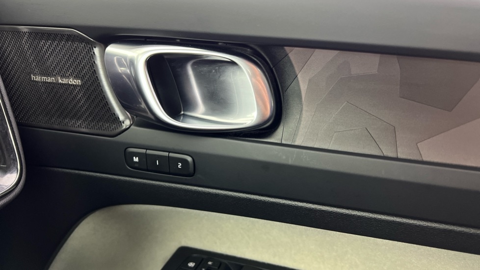 Used Volvo XC40 2022 for sale - 77060619: Photo 51