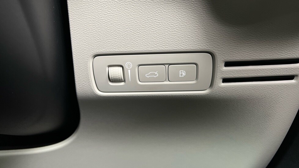 Used Volvo XC40 2022 for sale - 77060619: Photo 52