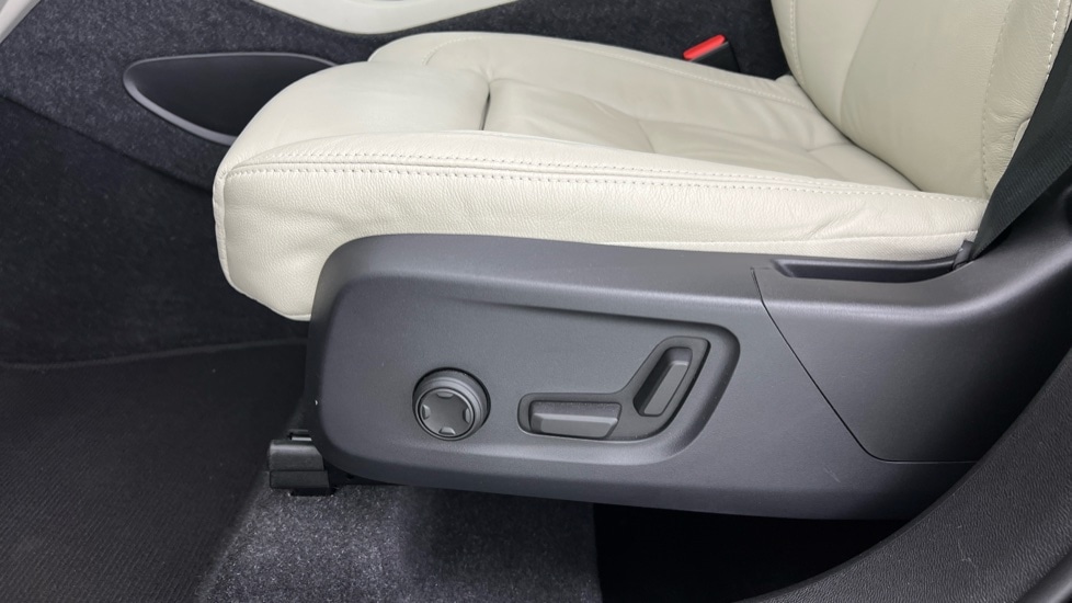 Used Volvo XC40 2022 for sale - 77060619: Photo 61