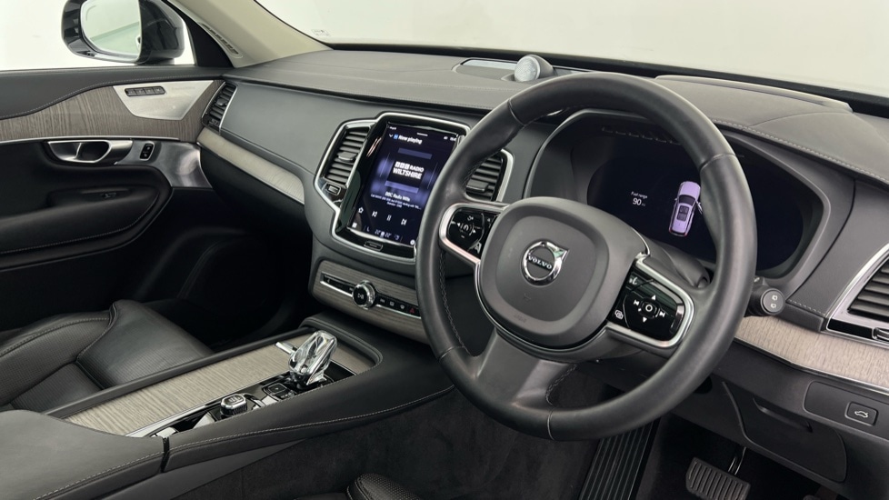 Used Volvo XC90 2023 for sale - 77326311: Photo 4