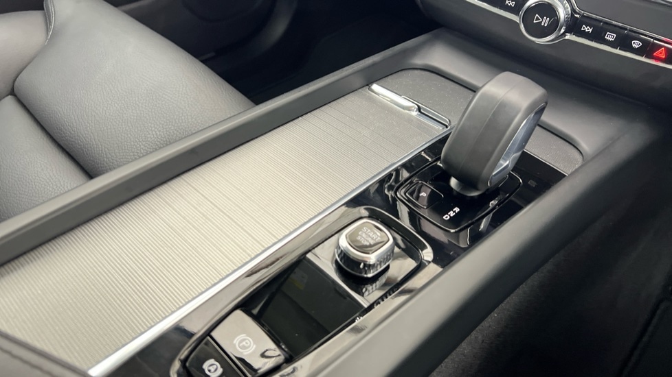 Used Volvo XC60 2024 for sale - 76130498: Photo 25