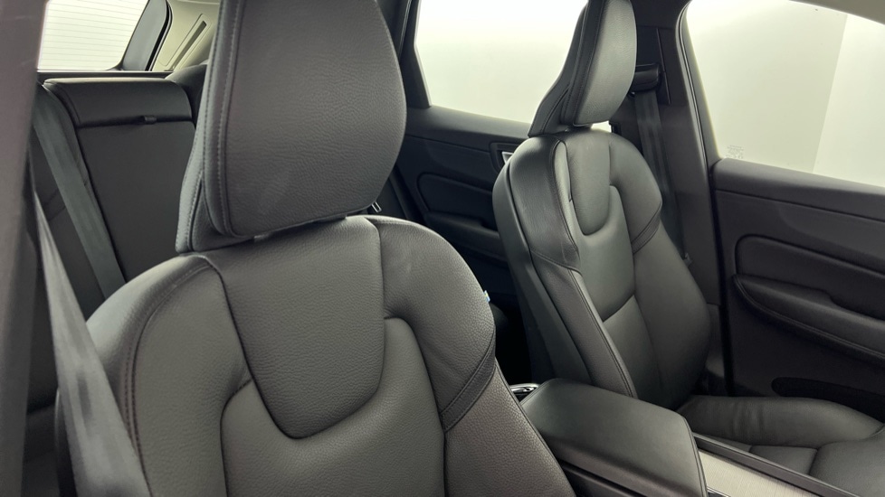 Used Volvo XC60 2024 for sale - 76130498: Photo 31