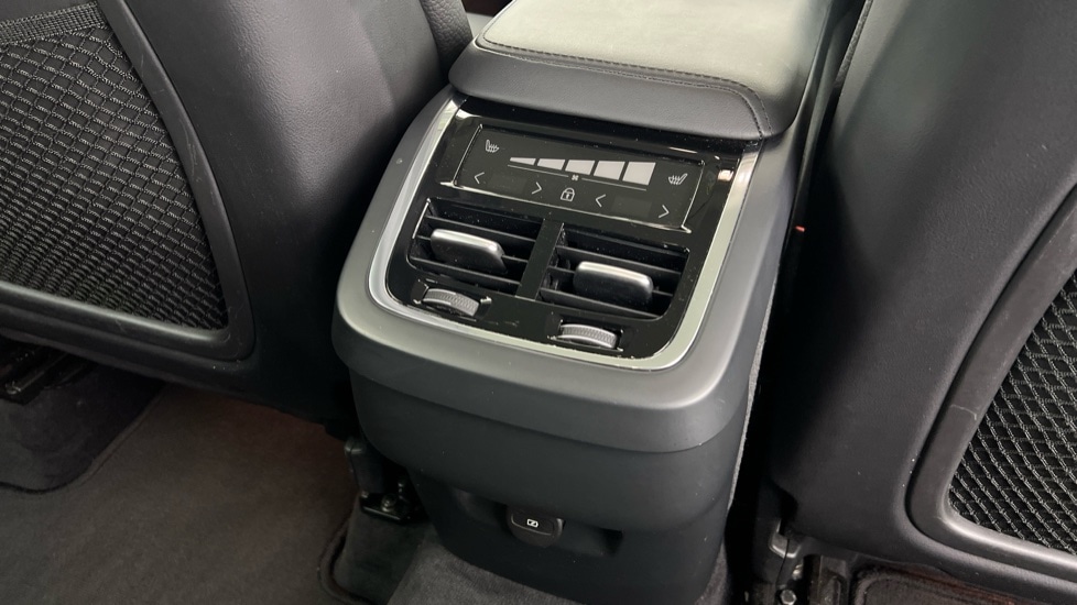 Used Volvo XC60 2024 for sale - 76130498: Photo 40