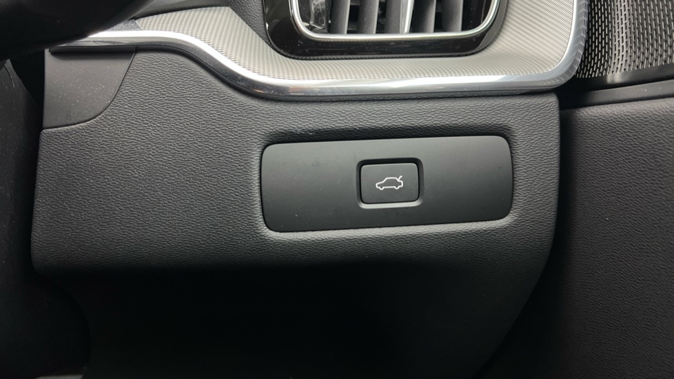Used Volvo XC60 2024 for sale - 76130498: Photo 44