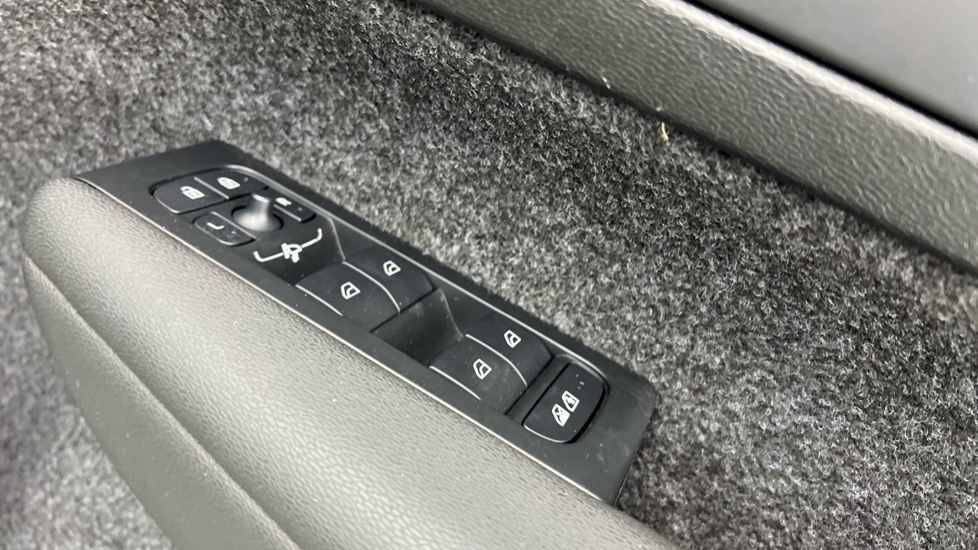 Used Volvo XC40 2025 for sale - 76501454: Photo 24