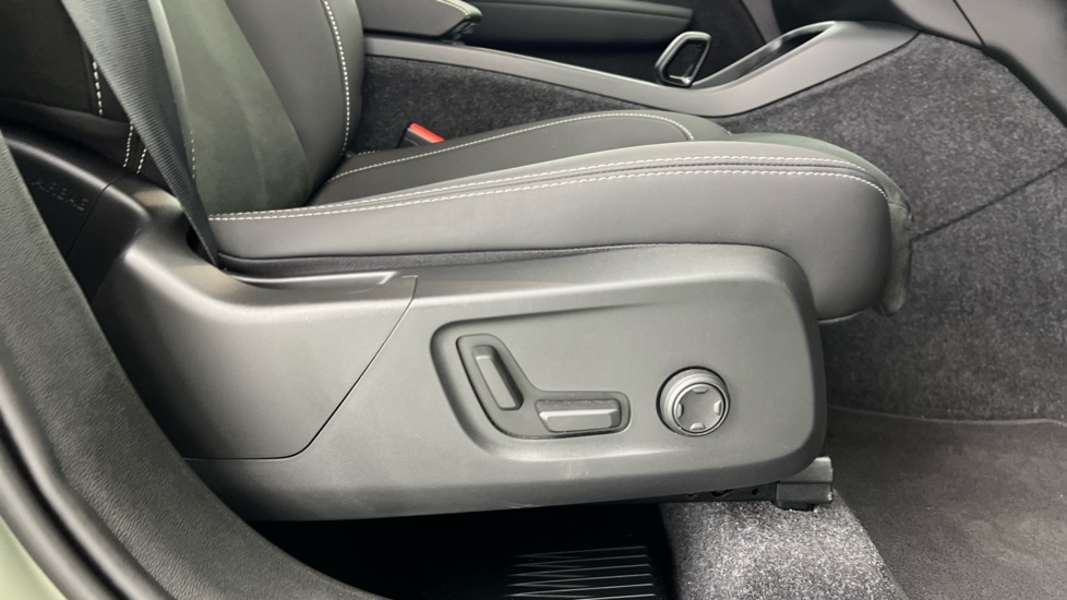 Used Volvo XC40 2025 for sale - 76501454: Photo 30