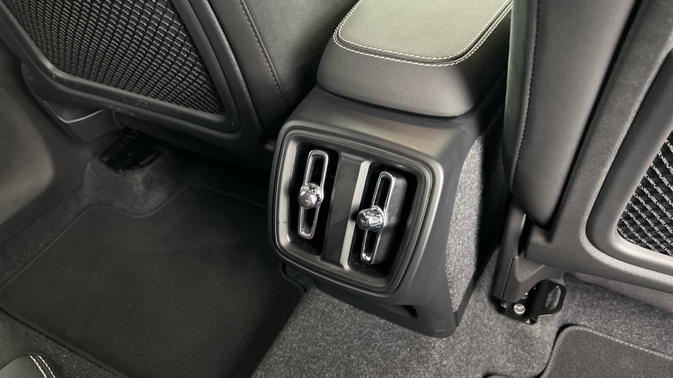 Used Volvo XC40 2025 for sale - 76501454: Photo 39