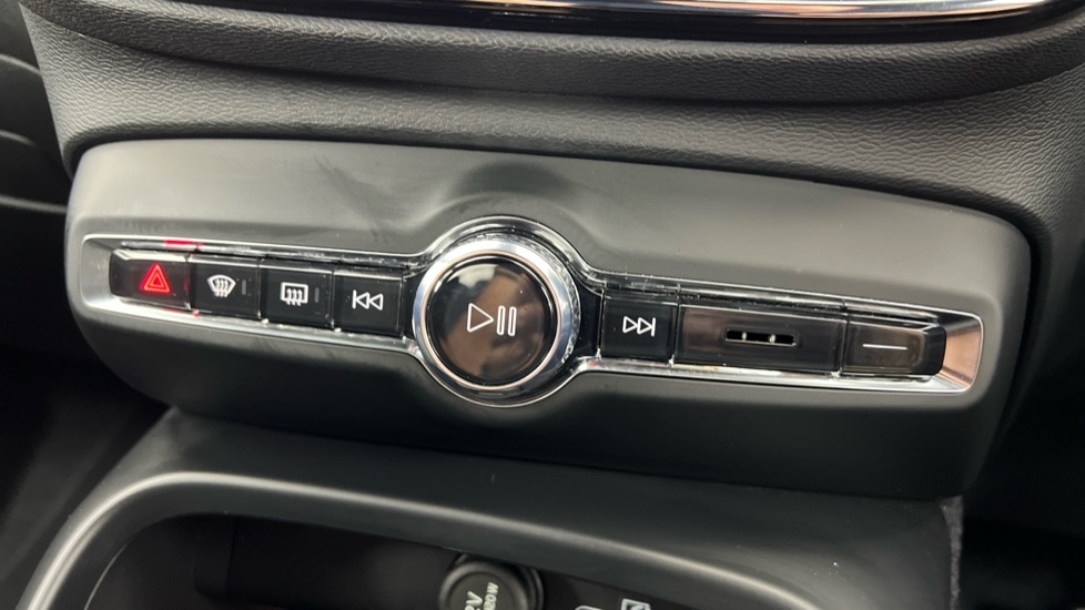 Used Volvo XC40 2025 for sale - 76501454: Photo 41