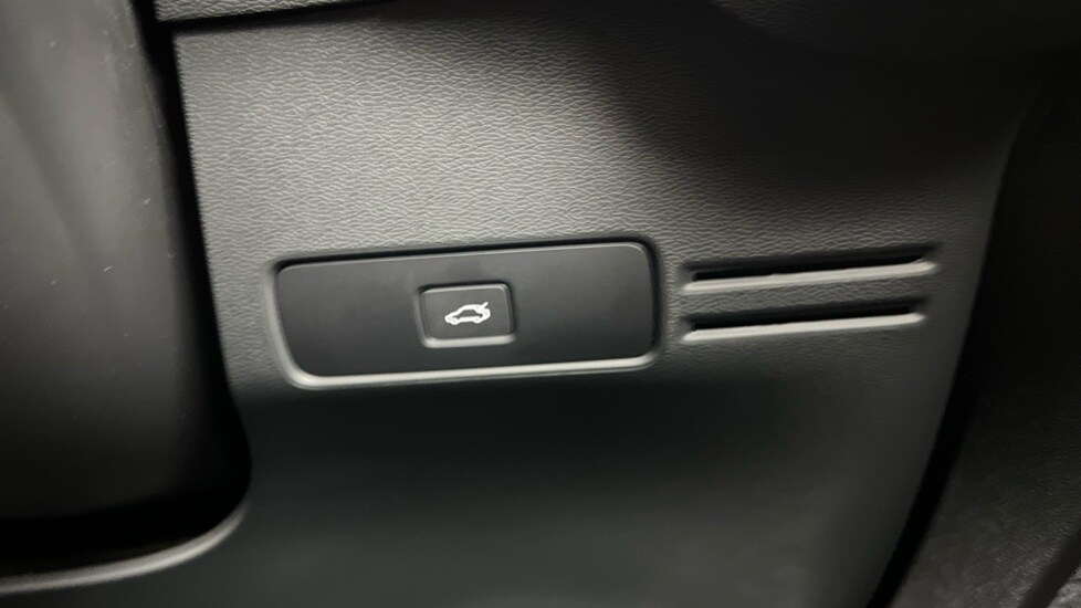 Used Volvo XC40 2025 for sale - 76501454: Photo 46