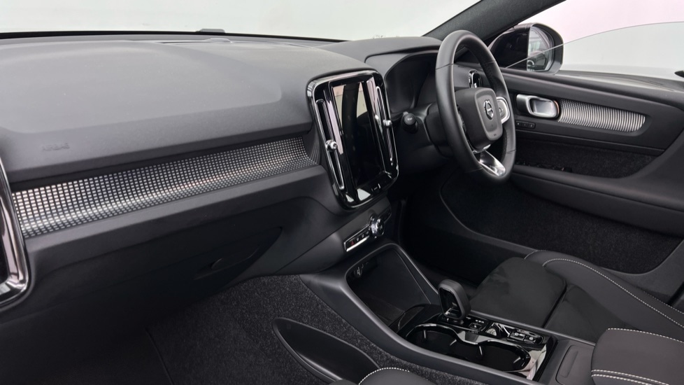 Used Volvo XC40 2025 for sale - 76501454: Photo 59