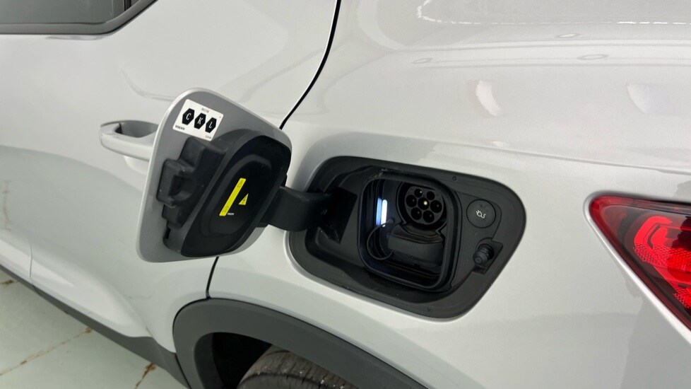 Used Volvo XC40 2023 for sale - 77885391: Photo 16