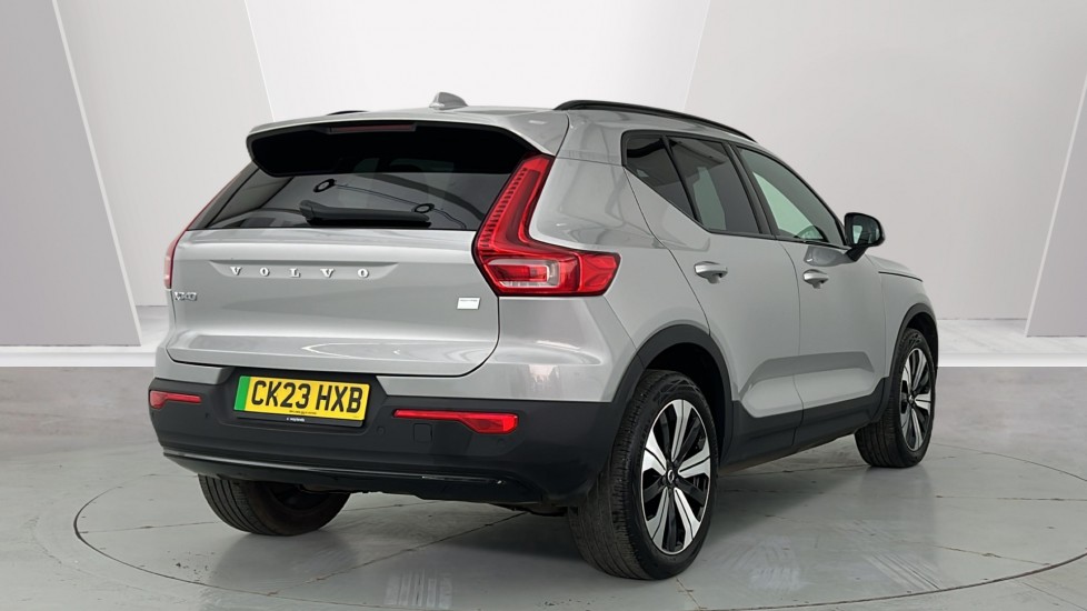 Used Volvo XC40 2023 for sale - 77885391: Photo 2
