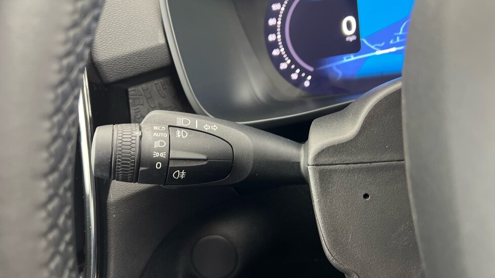 Used Volvo XC40 2023 for sale - 77885391: Photo 20