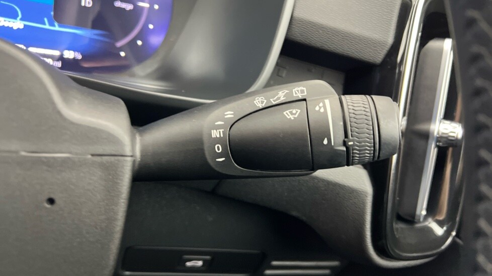 Used Volvo XC40 2023 for sale - 77885391: Photo 23