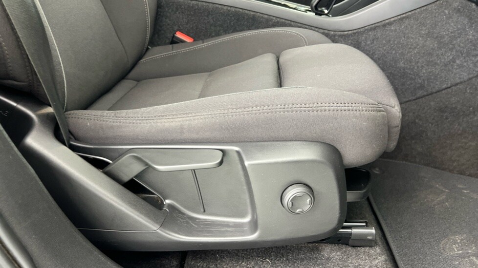 Used Volvo XC40 2023 for sale - 77885391: Photo 29