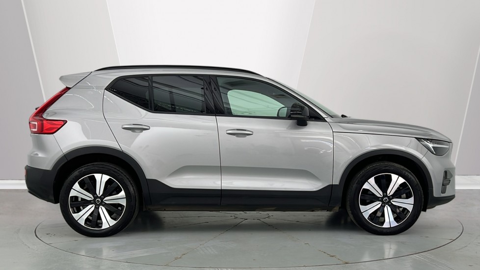 Used Volvo XC40 2023 for sale - 77885391: Photo 3