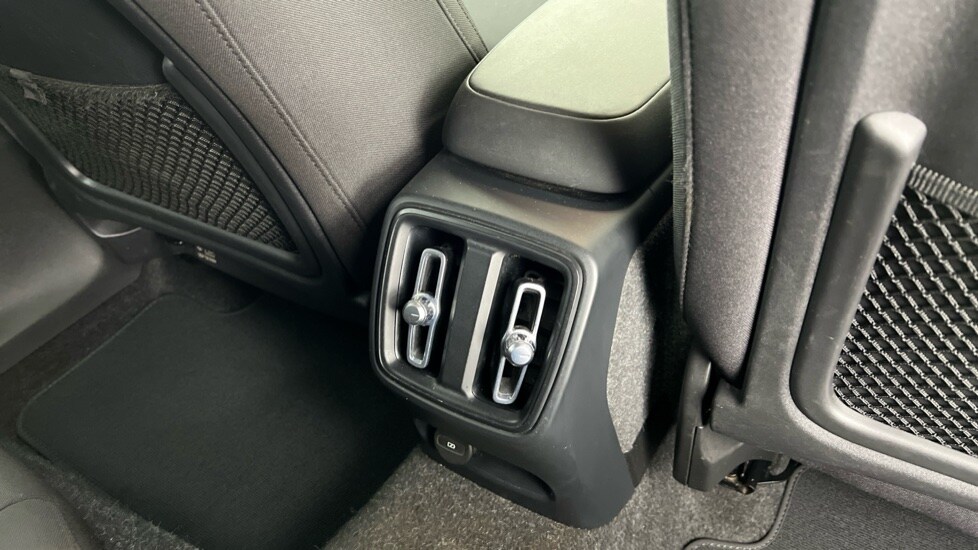 Used Volvo XC40 2023 for sale - 77885391: Photo 38