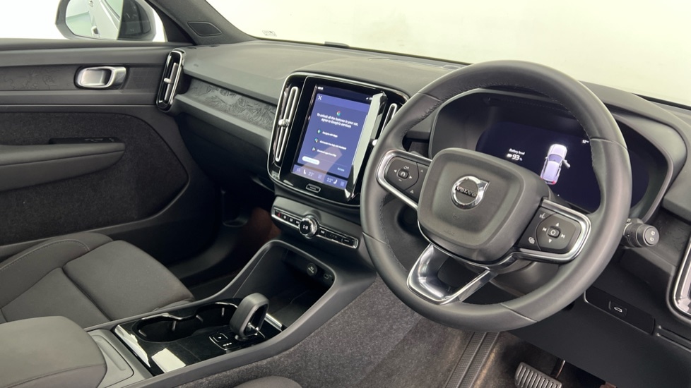 Used Volvo XC40 2023 for sale - 77885391: Photo 4