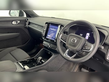 Used Volvo XC40 2023 for sale - 77885391: Photo