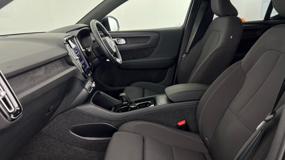 Used Volvo XC40 2023 for sale - 77885391: Photo 59