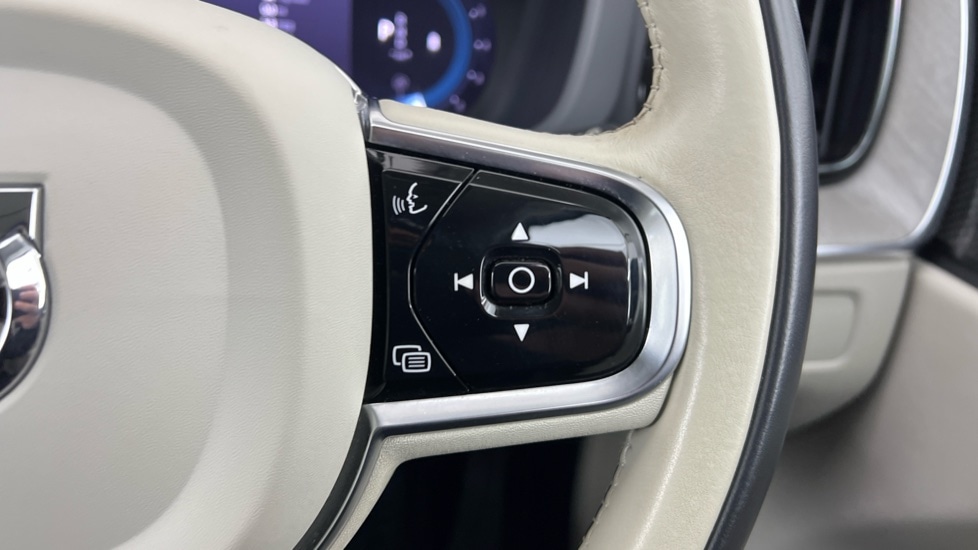 Used Volvo XC60 2023 for sale - 77087543: Photo 22