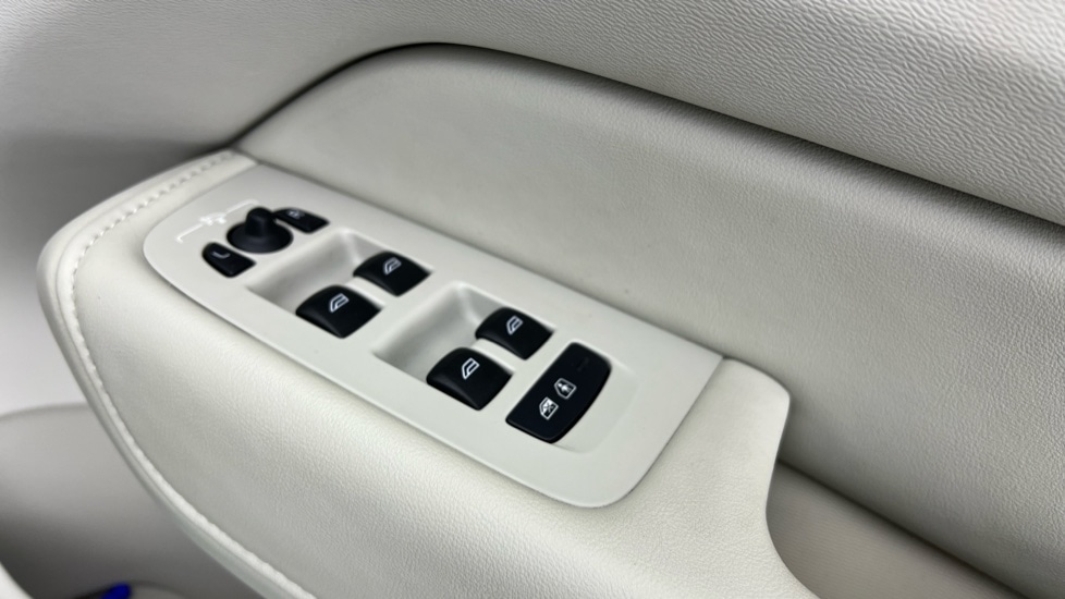 Used Volvo XC60 2023 for sale - 77087543: Photo 24