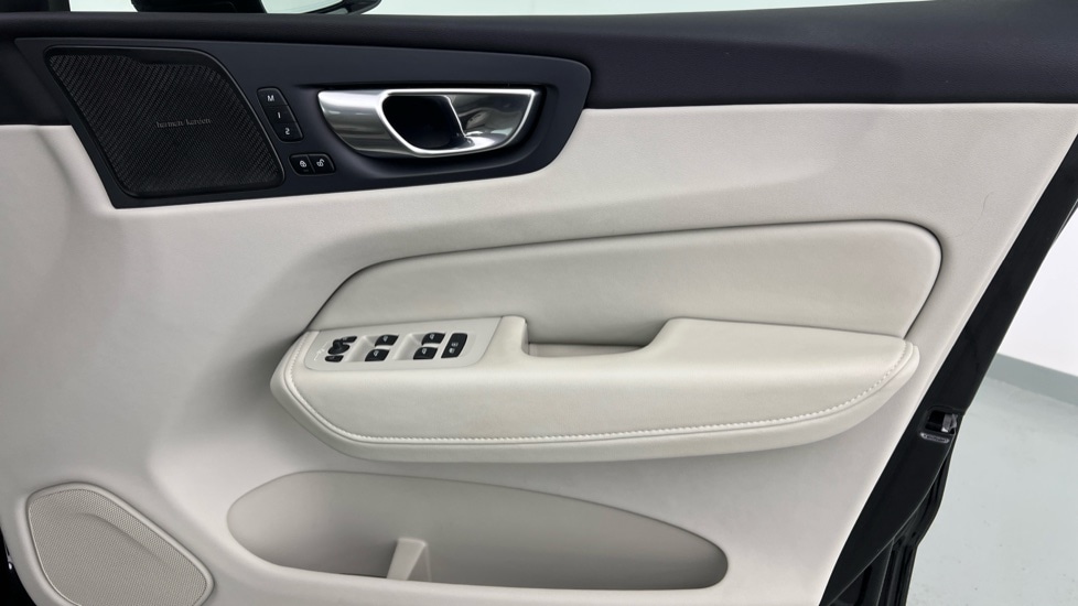 Used Volvo XC60 2023 for sale - 77087543: Photo 29